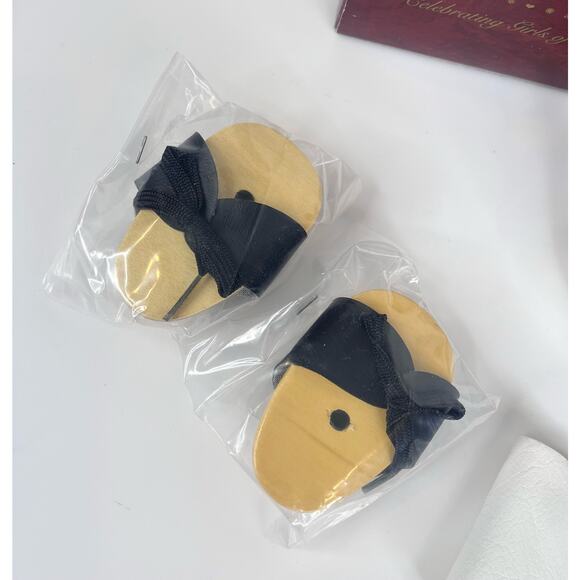 American Girl MUFF MITTS & PATTENS Pleasant Company Label Felicity Accessory BOX - Picture 5 of 9